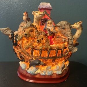 Noah’s Ark Resin Table Night Light Lamp Timeless Inspirations 7” Teapot Style
